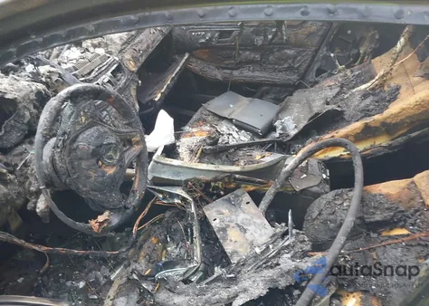 2014 Mercedes-Benz E 350 z USA, uszkodzony, nr VIN WDDHF5KBXEA994970